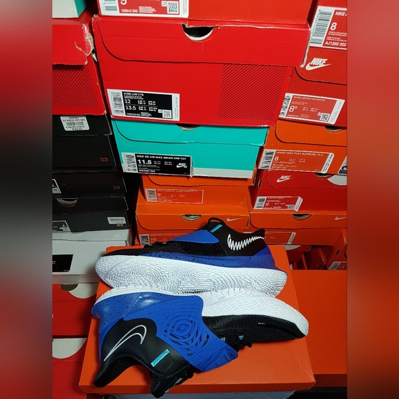 NIKE KYRIE 3 LOW "BLACK GAME ROYAL" MEN'S US SIZE 12 BRAND NEW IN BOX - Picture 12 of 16